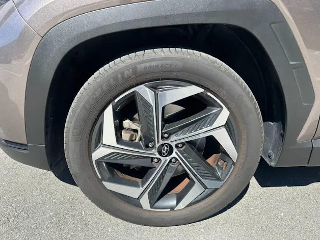 HYUNDAI Tucson 1.6 T-GDi Amplia 4WD (CH)