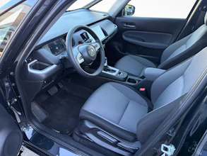 https://vehicle.imgix.net/4469383/c2ee578b-6f21-4bf8-bdd9-93d68e086111.jpg