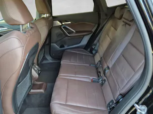 BMW X1 U11 23i xDrive paddles