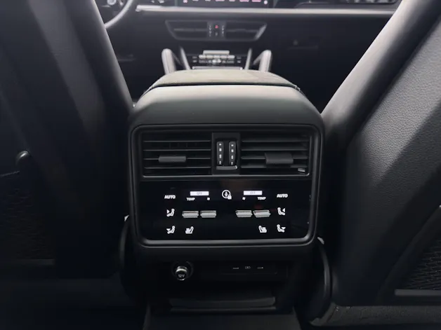 PORSCHE Cayenne GTS
