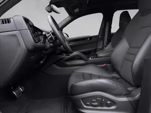 PORSCHE Cayenne GTS