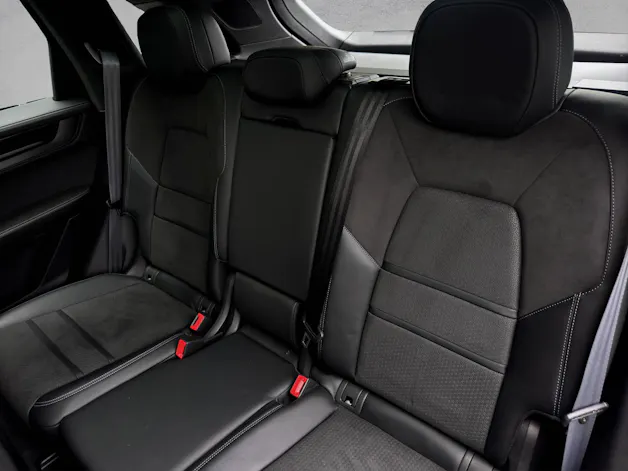 PORSCHE Cayenne GTS