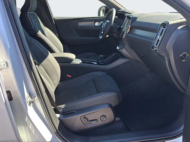 VOLVO EX40 Twin Black Edition AWD