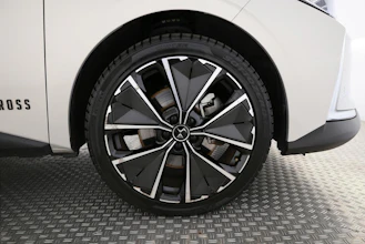 https://vehicle.imgix.net/4469636/30097309-567c-4ba8-9c89-6ae2918b88f4.jpg