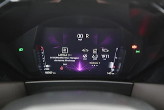 https://vehicle.imgix.net/4469636/4468f8e5-d83d-4cca-8a9a-0d00446798d5.jpg