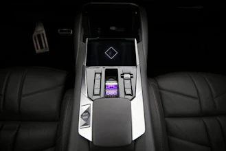 https://vehicle.imgix.net/4469636/6134b44d-3504-4eba-9b22-c03647ce0ec6.jpg