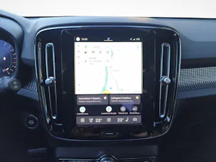 VOLVO XC40 2.0 B3 MH Core - Pneumatici invernali inclusi