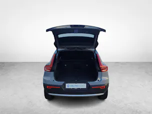 VOLVO XC40 2.0 B3 MH Core - Pneumatici invernali inclusi