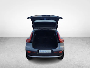 Fahrzeugbild VOLVO XC40 2.0 B3 MH Core - Pneumatici invernali inclusi