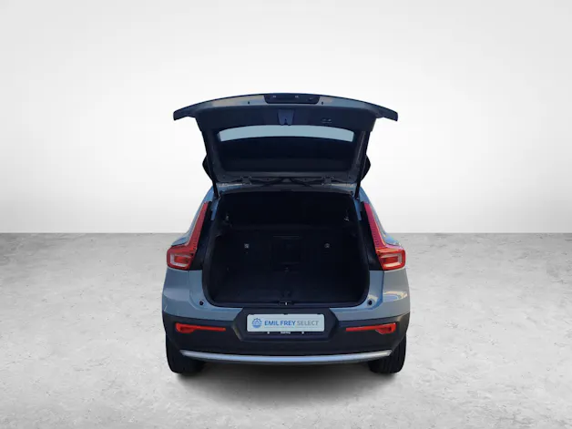 VOLVO XC40 2.0 B3 MH Core - Pneumatici invernali inclusi