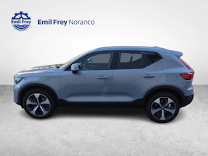 Fahrzeugbild VOLVO XC40 2.0 B3 MH Core - Pneumatici invernali inclusi