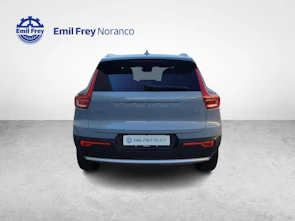 Fahrzeugbild VOLVO XC40 2.0 B3 MH Core - Pneumatici invernali inclusi