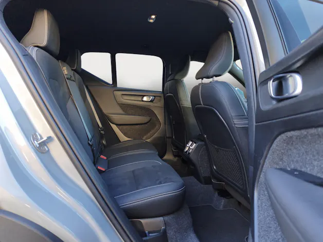 VOLVO XC40 2.0 B3 MH Core - Pneumatici invernali inclusi
