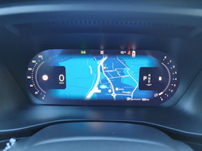 Fahrzeugbild VOLVO XC40 2.0 B3 MH Core - Pneumatici invernali inclusi