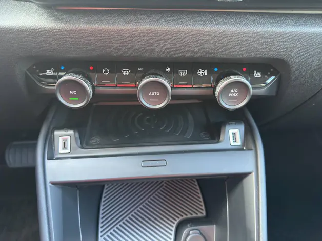 CITROEN C4 1.5 BlueHDi Shine EAT8