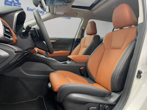 https://vehicle.imgix.net/4469712/e810c75c-9488-42fd-891b-e05fefa264f1.jpg
