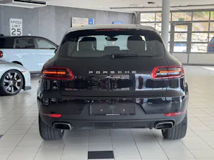 PORSCHE Macan 2.0