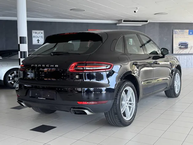 PORSCHE Macan 2.0