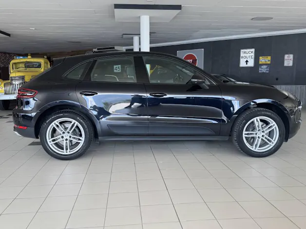 PORSCHE Macan 2.0