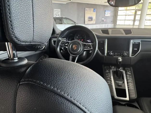 PORSCHE Macan 2.0