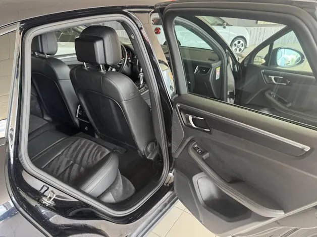 PORSCHE Macan 2.0