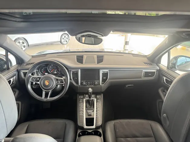 PORSCHE Macan 2.0
