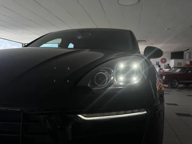 PORSCHE Macan 2.0