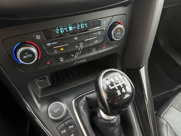 FORD Focus 1.0i EcoB 125 Titanium