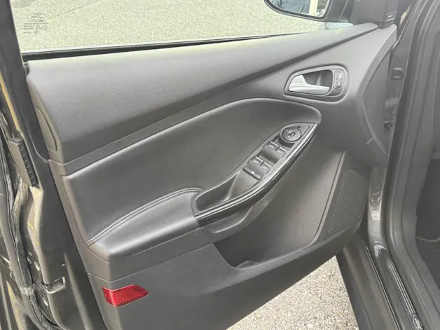 FORD Focus 1.0i EcoB 125 Titanium