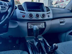 Mitsubishi L200 D-Cab pick-up 2.5 DID HP 178 4x4 Intense