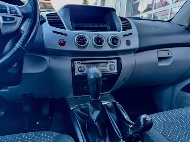 Mitsubishi L200 D-Cab pick-up 2.5 DID HP 178 4x4 Intense
