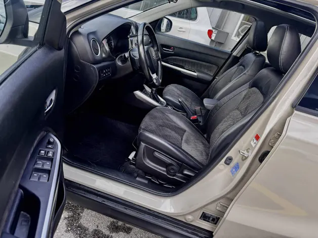 Suzuki Vitara 1.4 T Compact Top Hybrid 4x4