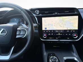 https://vehicle.imgix.net/4469764/d4526c5d-1a4c-4fc5-b7e1-3bd24ce3d6aa.jpg