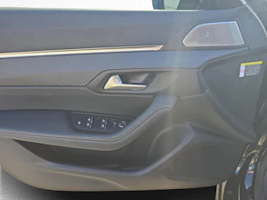 https://vehicle.imgix.net/4469770/f82ace66-6f03-4d79-8e1a-4af53e692f47.jpg
