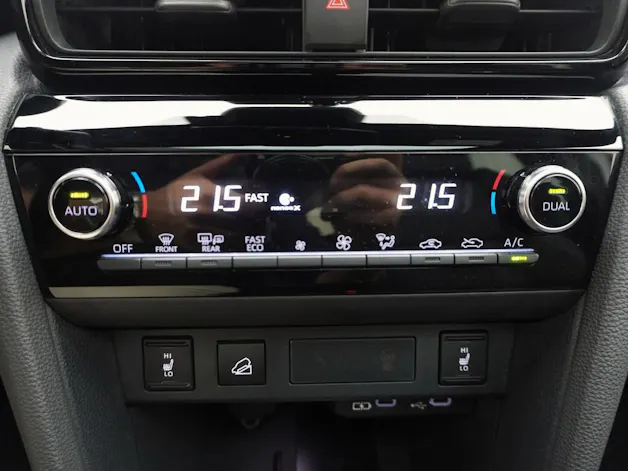 Toyota Yaris Cross 1.5 VVT-i HSD Premium AWD-i