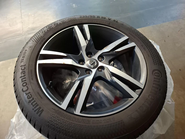 immagine del veicolo VOLVO XC60