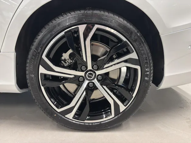 VOLVO V60 2.0 T6 TE Ultra Dark eAWD