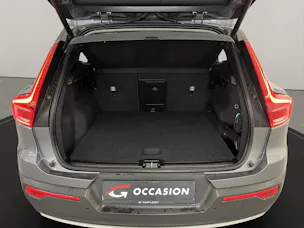 VOLVO XC40 2.0 T5 Momentum AWD