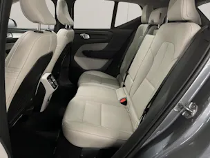 VOLVO XC40 2.0 T5 Momentum AWD