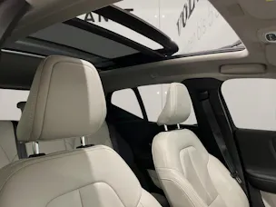 VOLVO XC40 2.0 T5 Momentum AWD