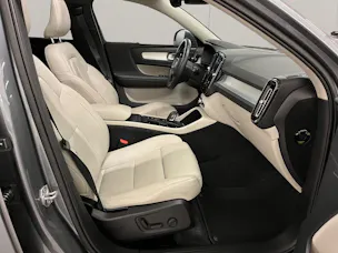 VOLVO XC40 2.0 T5 Momentum AWD