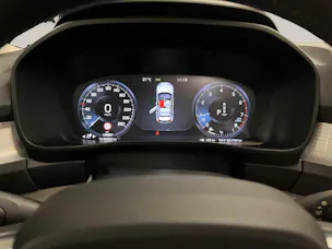 VOLVO XC40 2.0 T5 Momentum AWD