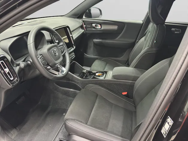 VOLVO EX40 Twin Black Edition AWD