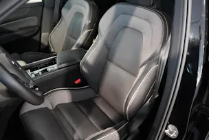VOLVO XC60 2.0 B5 MH Ultra Black Edition AWD