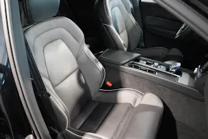 VOLVO XC60 2.0 B5 MH Ultra Black Edition AWD