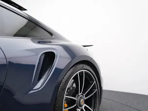 PORSCHE 911 Turbo S