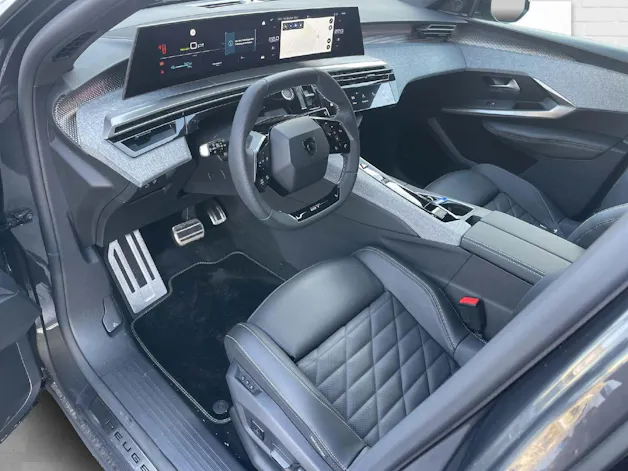 PEUGEOT 3008 e-GT AWD