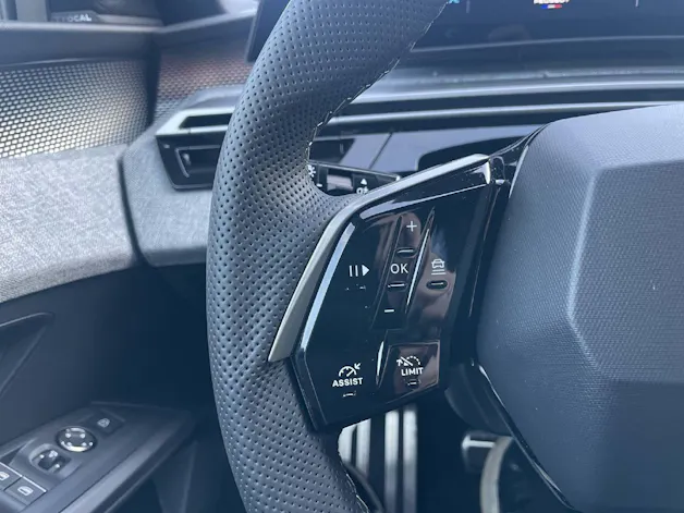 PEUGEOT 3008 e-GT AWD