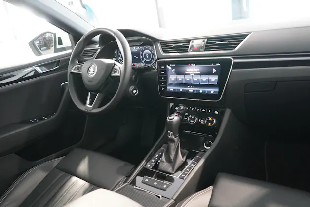 SKODA Superb Combi 2.0 TSI L & K 4x4 DSG