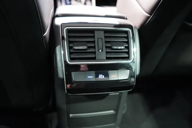 SKODA Superb Combi 2.0 TSI L & K 4x4 DSG